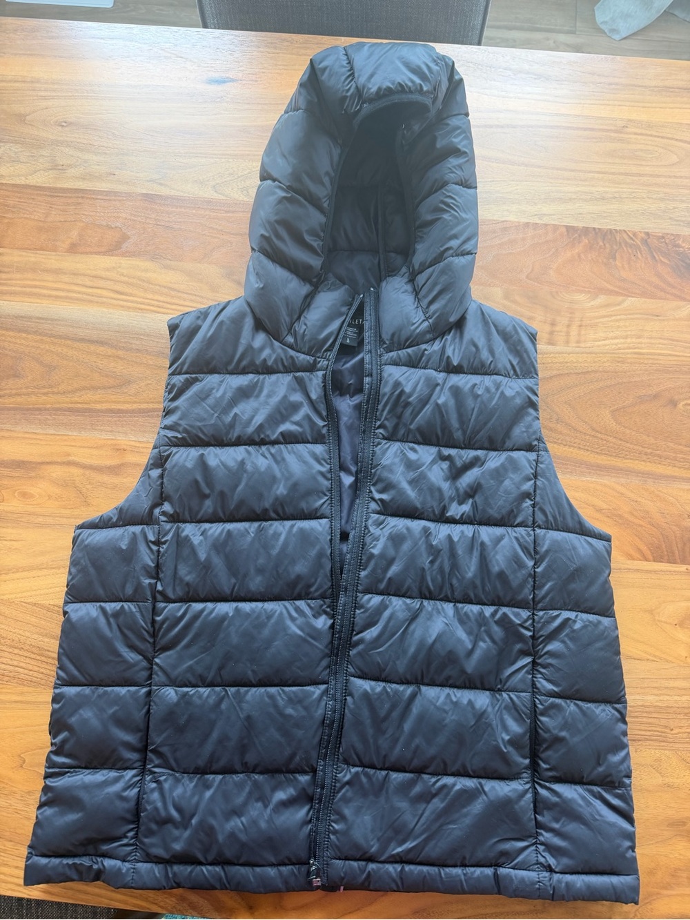 Athleta Black Hooded Aire Puffer Vest Women’s Large